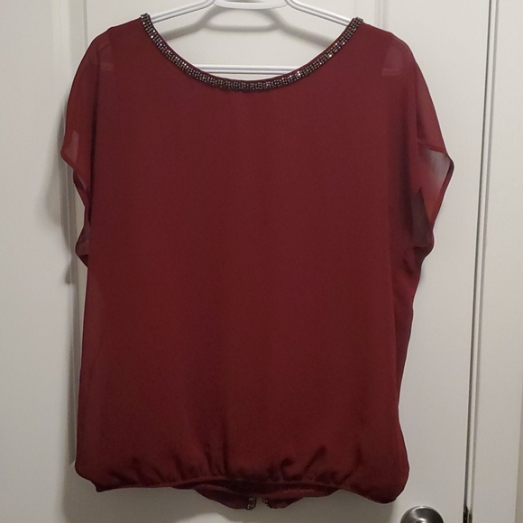 Ricki's Tops - 💪2/$15 Red Blouse